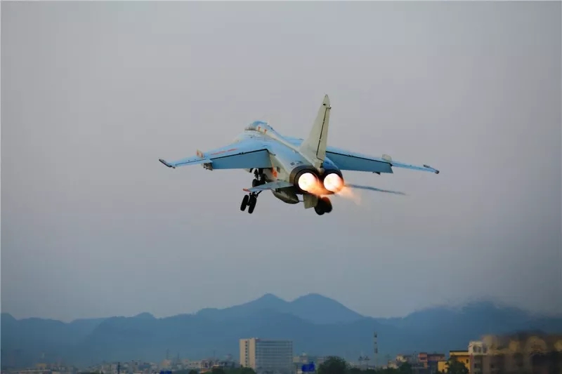 涓浗鏈洪暱婕敾鎵嬬粯,鑸┖鍛樺竻姘旀极鐢诲浘