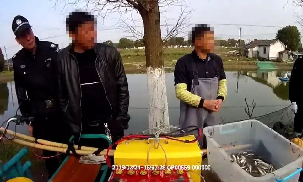 禁渔期内非法捕捞民警江边蹲守,禁渔期内严查非法捕捞