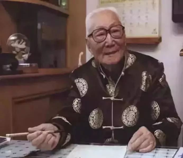 老中医坚持养生的例子,老中医养生功法