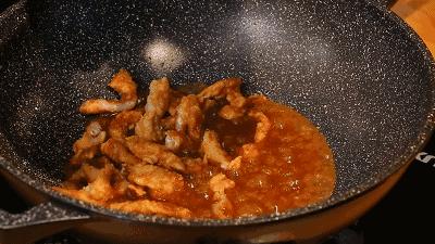 炒菜的时候粘锅教你一招轻松解决,炒菜粘锅最好的解决办法