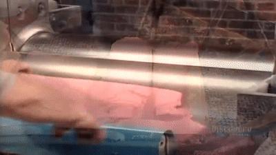 铅笔上面那块废柴橡皮为什么容易把纸擦破？