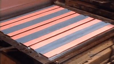 铅笔上面那块废柴橡皮为什么容易把纸擦破？