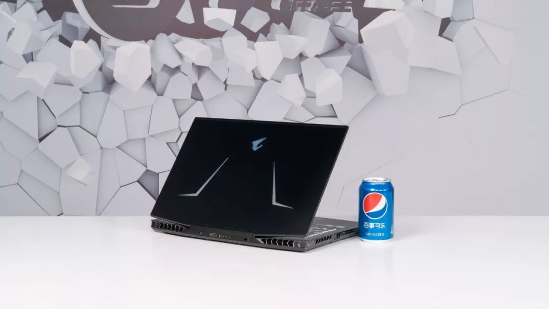 聊一款散热策略激进的雕牌游戏本