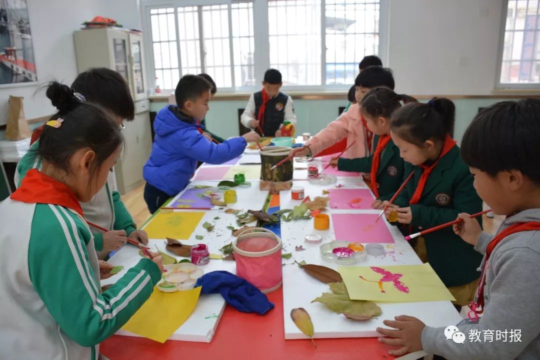 Hey，哈敦！你为学生努力的样子真美