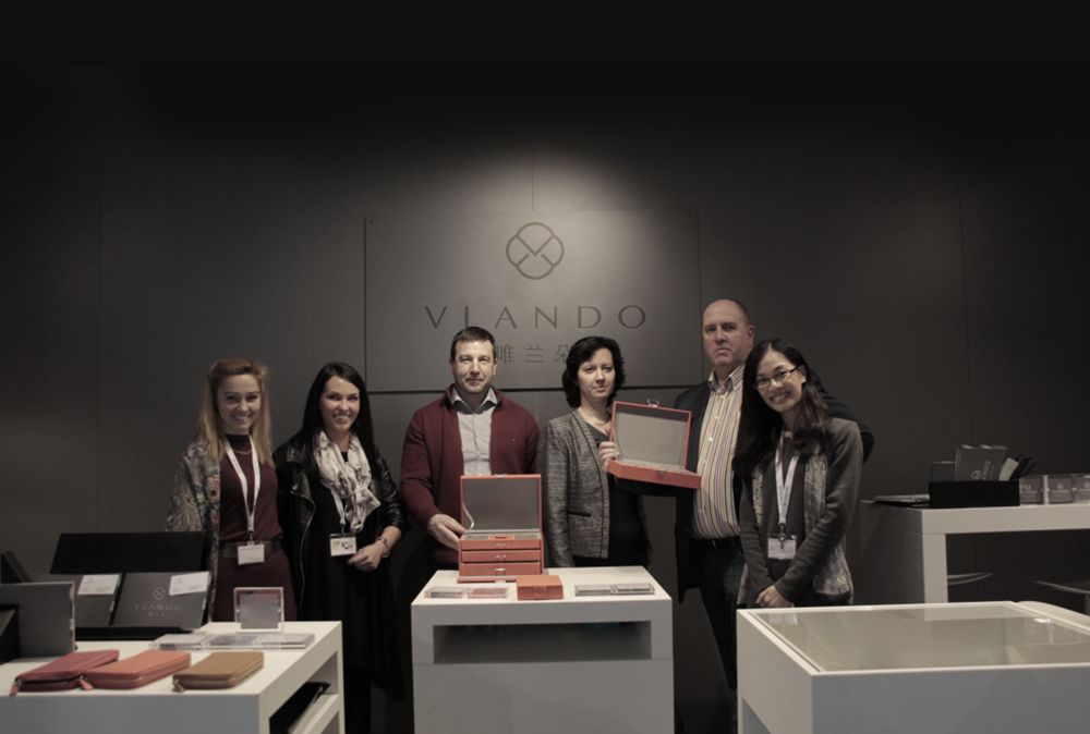 比起项链、耳环、戒指，女孩子更需要这个礼物|智黑智选