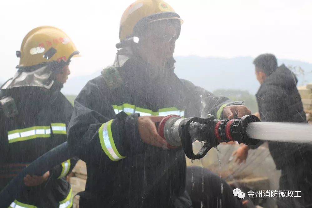 防火员们的青春奋斗故事,防火员陈建军感人事迹