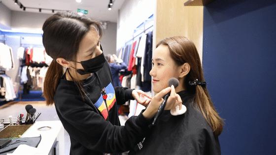 发型妆容与穿搭 (妆容发型和穿搭都是关键)