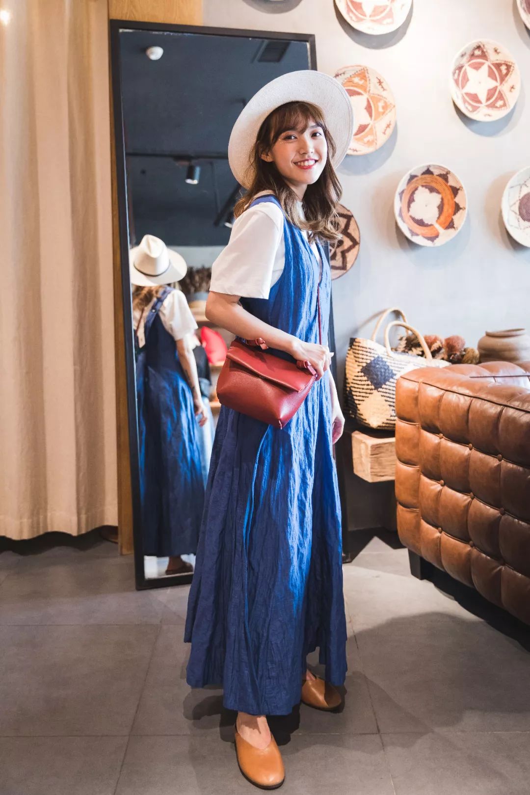 发型妆容与穿搭 (妆容发型和穿搭都是关键)