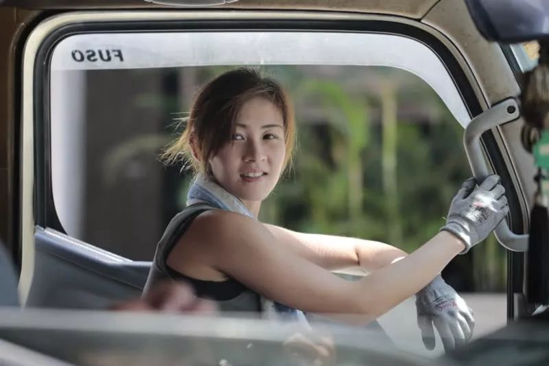 香港罗拉搬运工,香港最美搬运工罗拉