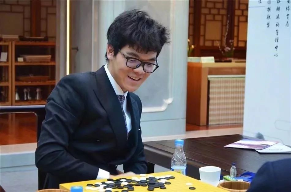柯洁收到清华录取通知书,围棋七冠王柯洁被清华免试录取