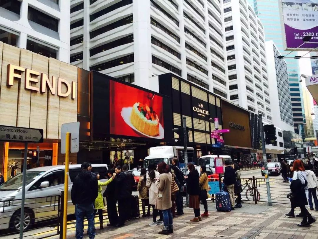 别去香港买鞋了！一条街都是假货，不少海南人中招！