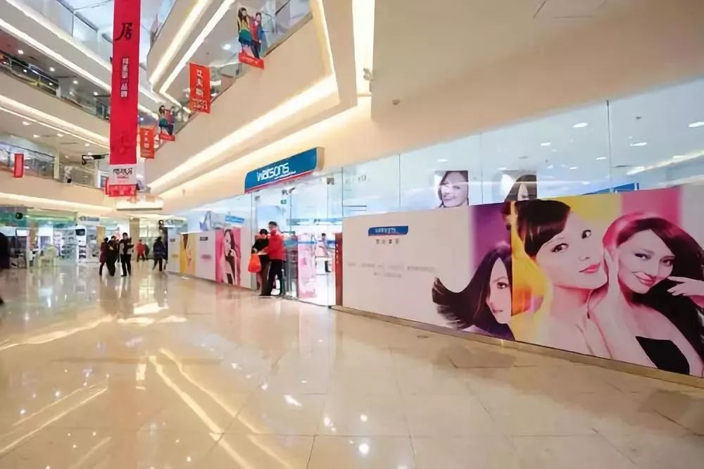 别去香港买鞋了！一条街都是假货，不少海南人中招！