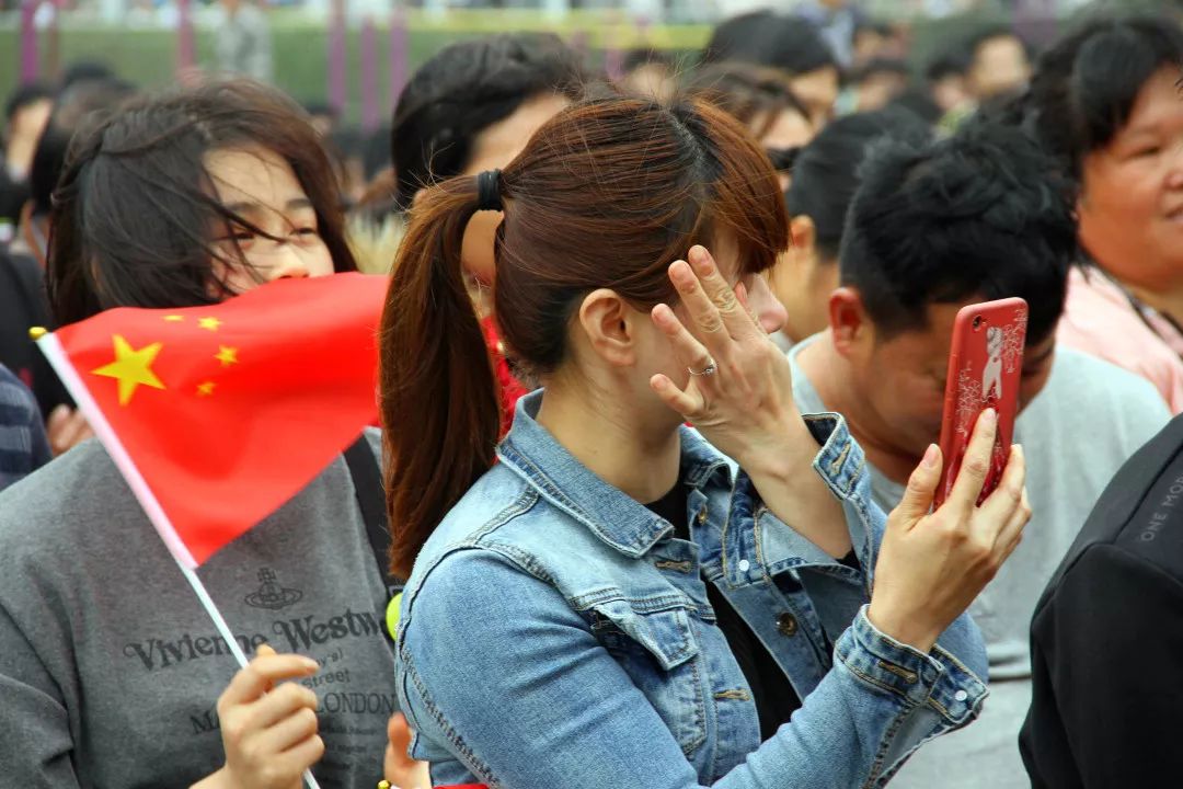 校园里的超燃时刻,校园毕业唱歌快闪惊艳全场