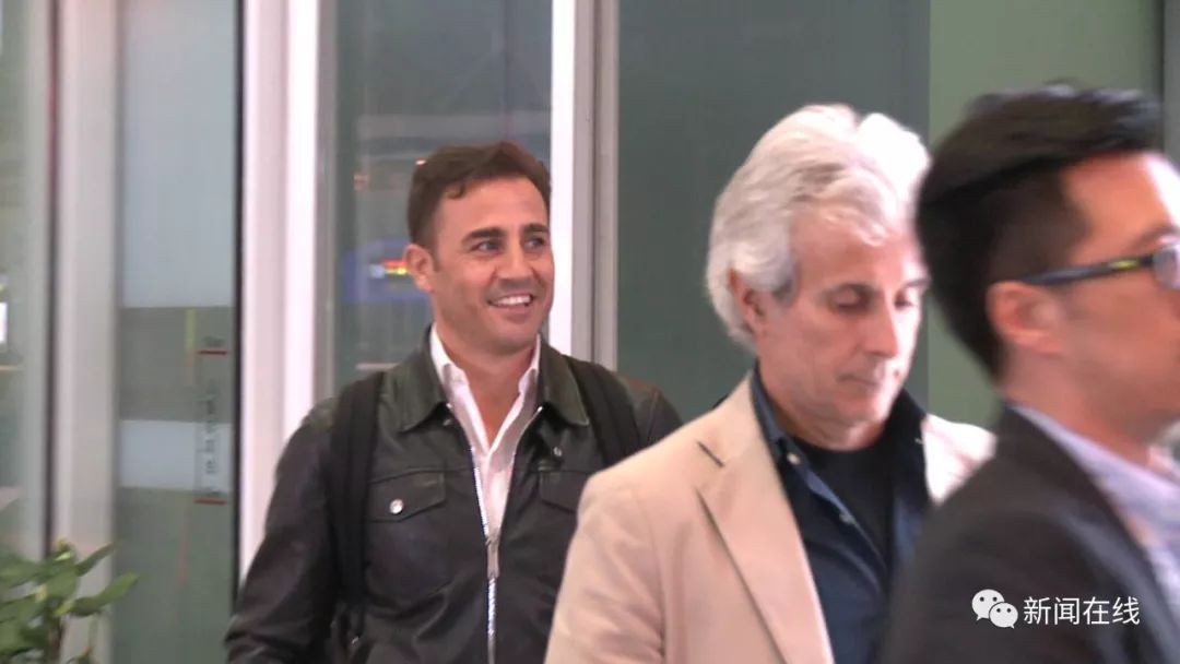 【送中国杯门票】中国男足今天到南宁了，真人帅哦