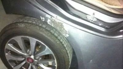 汽车如何判断露底漆,车子露底漆怎么看