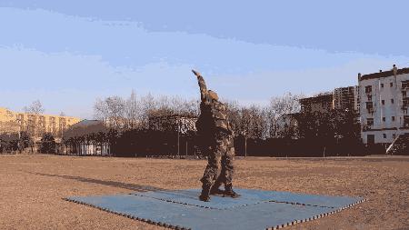 动图强势,兵哥哥动图