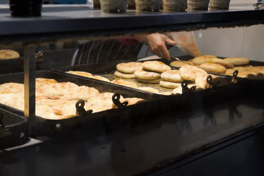 叫醒你的不是梦想是早餐,叫醒你的不是闹钟是鸟叫声