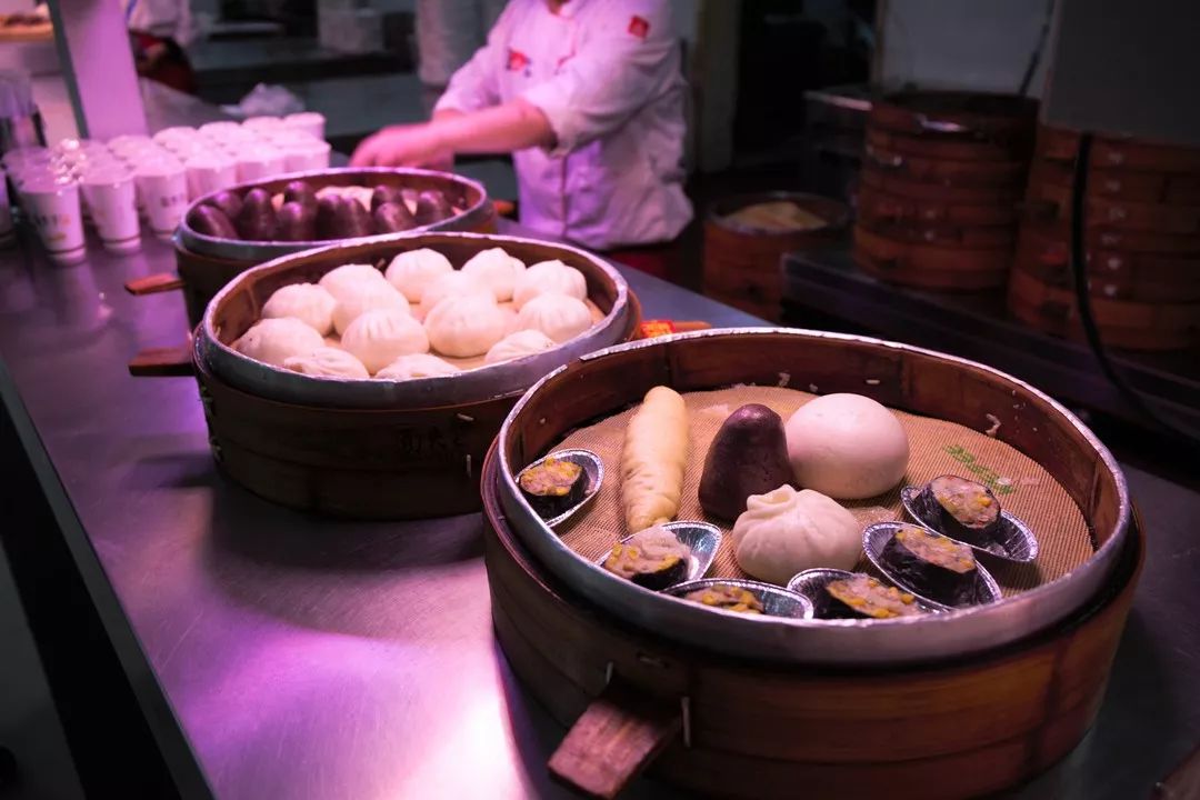 叫醒你的不是梦想是早餐,叫醒你的不是闹钟是鸟叫声