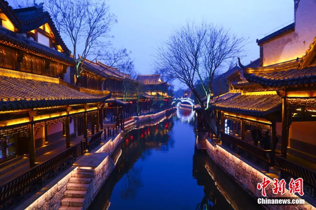 济南和青岛哪个能代表山东,济南和青岛谁的级别高