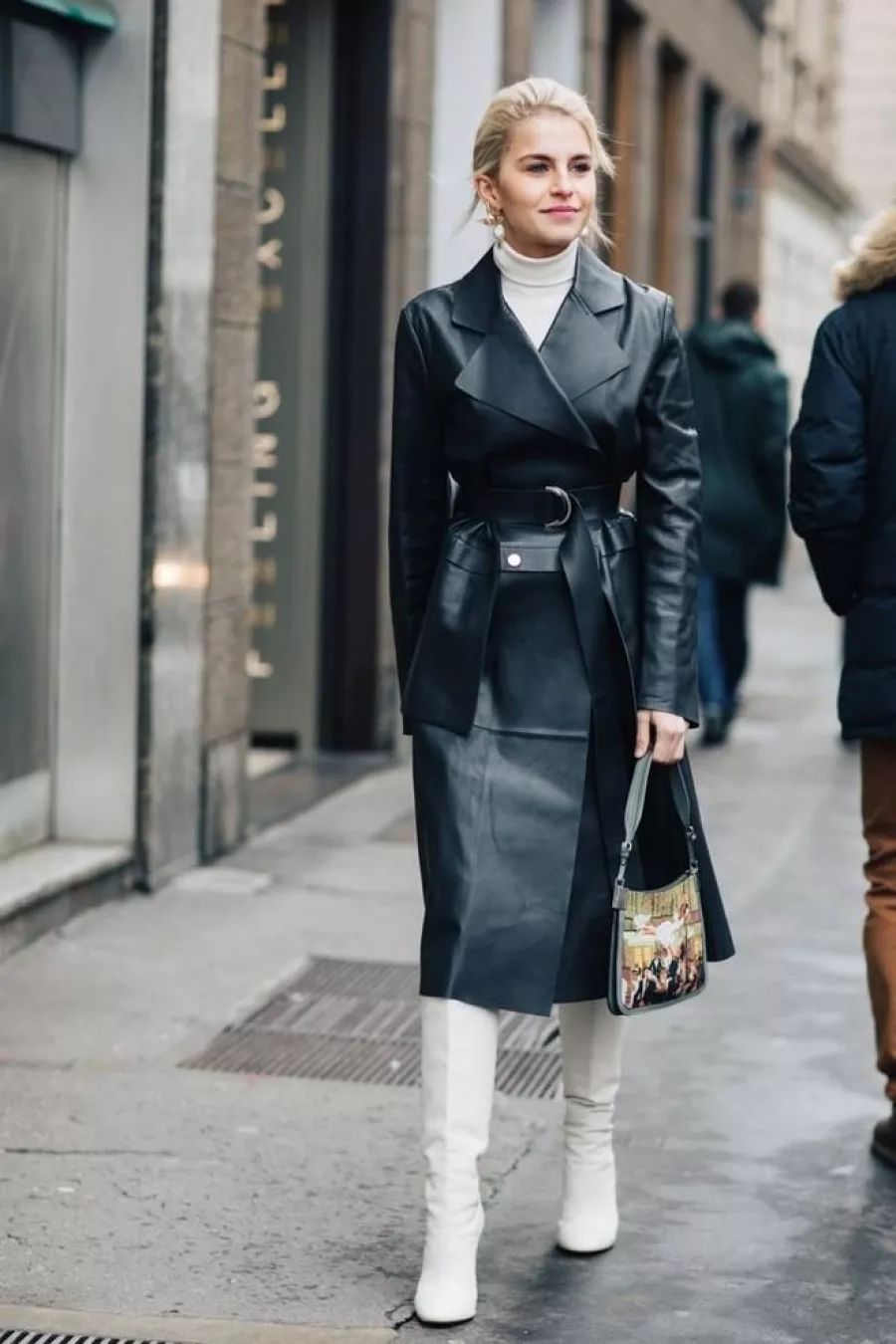 穿上它又酷又有钱，今年一定要买一件