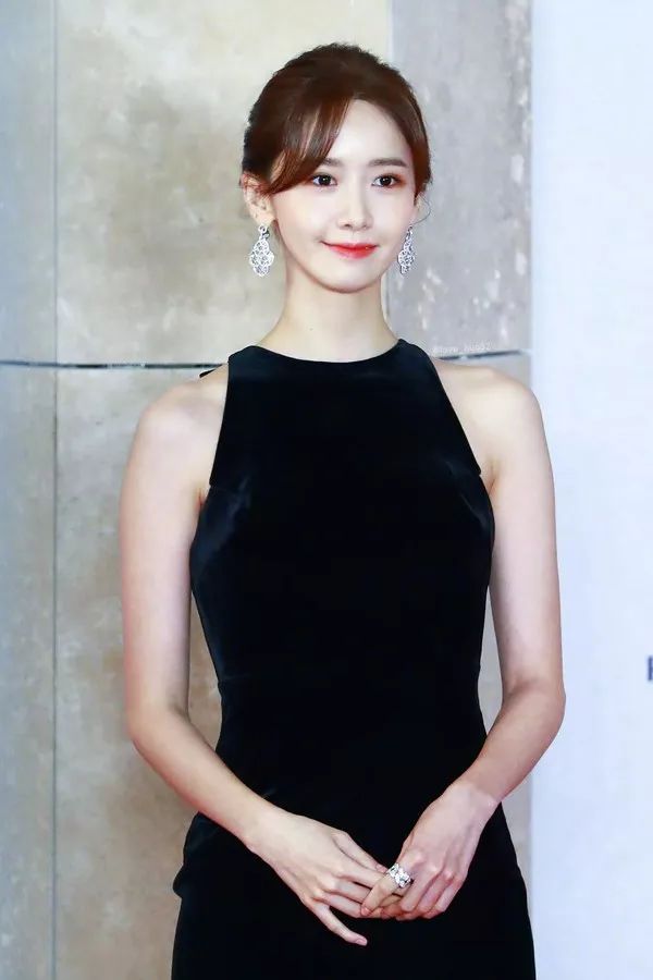 锁骨深浅不一样怎么办,锁骨变得不明显了是什么原因