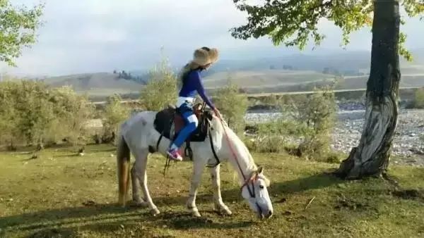 18岁最年轻辣妈照,世界上最年轻的辣妈