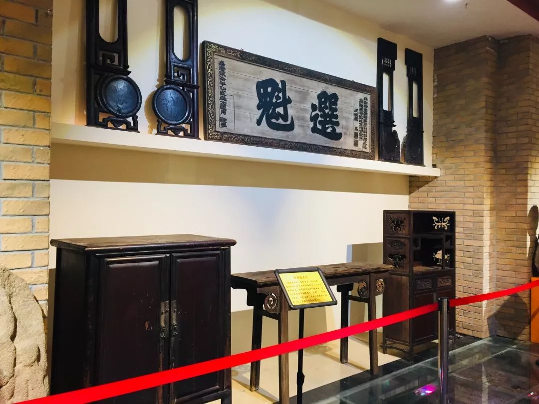 带孩子云游国内外10大顶级博物馆,青岩古镇金丝楠木博物馆