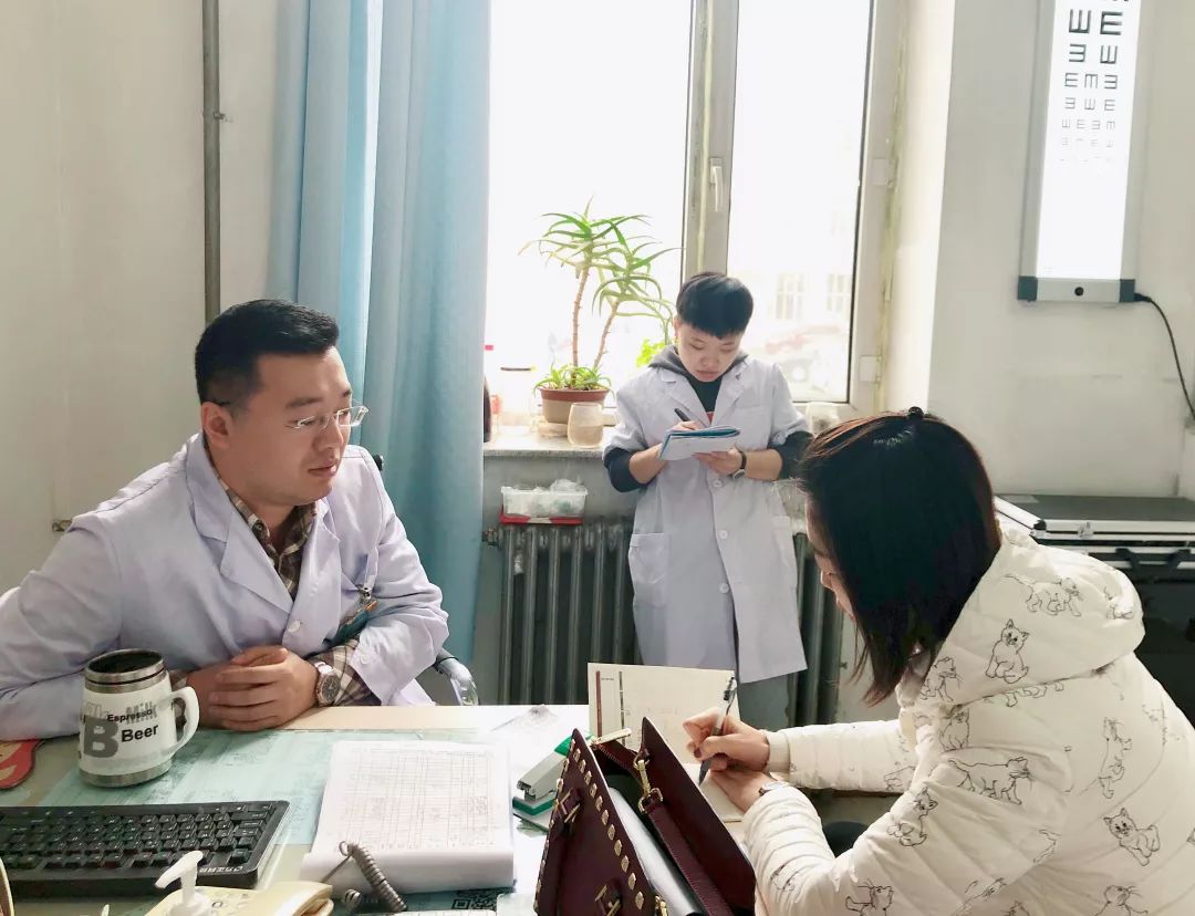 酒后右眼失明怎么处理,喝酒喝到双目失明