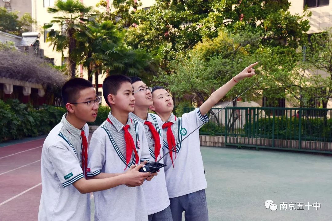 在市中心的学校,花园式学校值得孩子们拥有