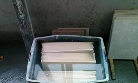 瓷砖不泡水多久会空鼓,瓷砖不浇水会掉吗