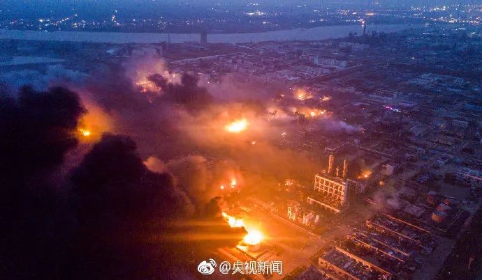 64人遇难，28人失联！响水化工厂爆炸:多家上市公司急发声，防火员写下两个字让人泪目