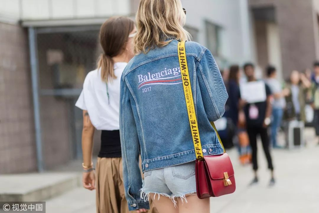 惊喜很多的衣服,今年最流行大版牛仔外套