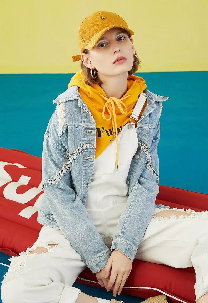 惊喜很多的衣服,今年最流行大版牛仔外套