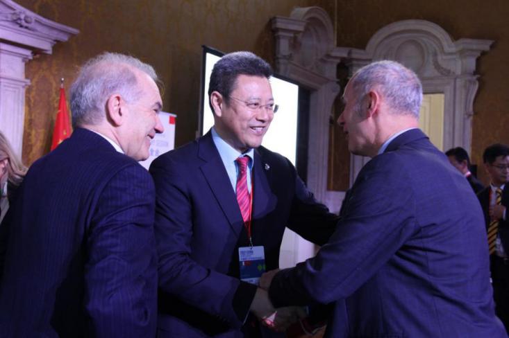 习*平近**访问意大利的难忘瞬间：“欢迎你到中国去”