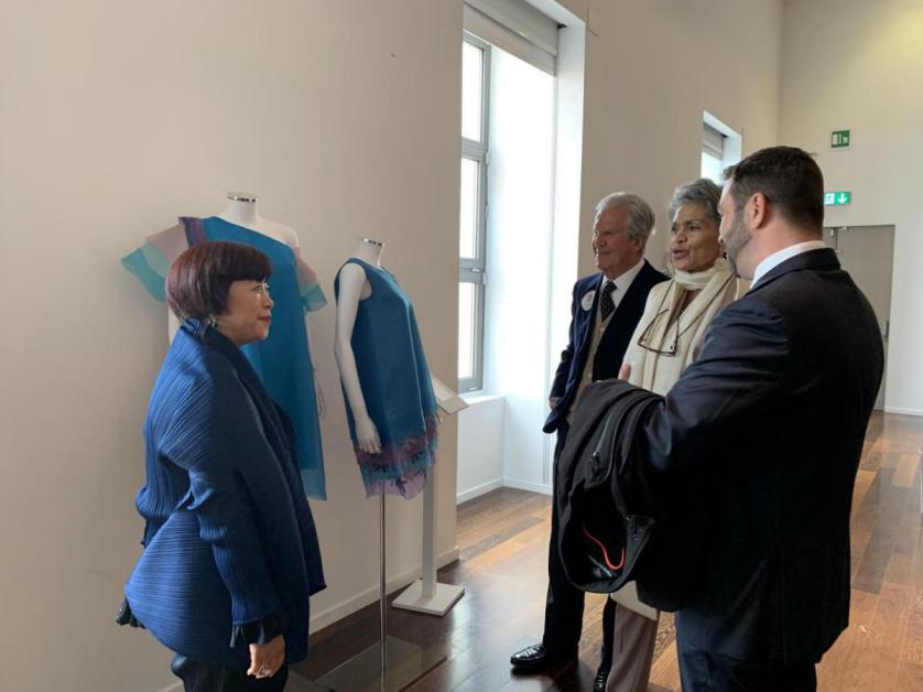 习*平近**访问意大利的难忘瞬间：“欢迎你到中国去”