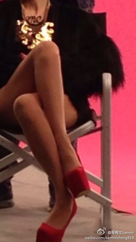 郑秀文腿伤,47岁郑秀文曝身体现状