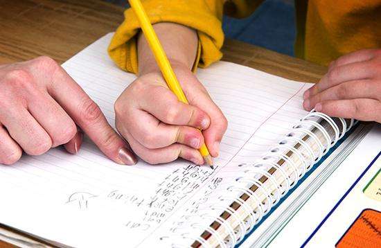 杭州二胎孕妈陪大宝复习情绪失控血压飙升被引产