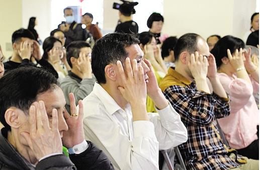 精神紧张焦虑怕睡不着整夜失眠,焦虑导致严重失眠整天整夜睡不着