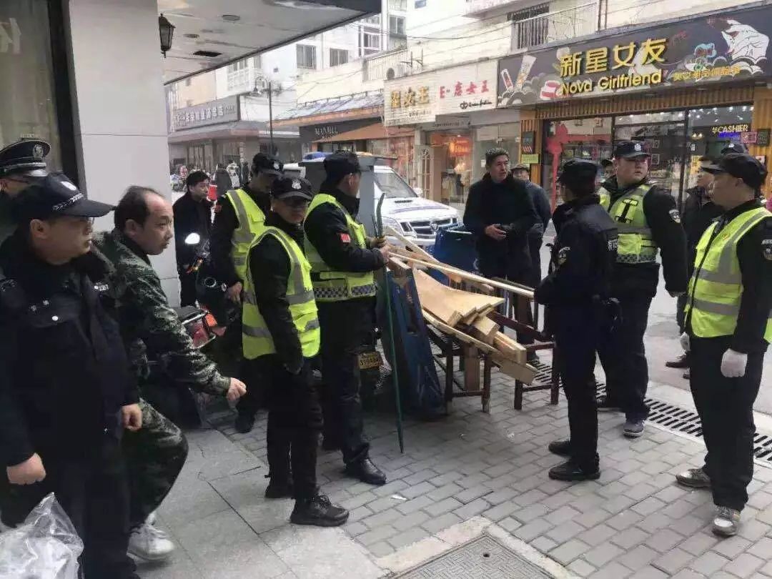 百年石路冷不热闹,百年中山路重塑光辉