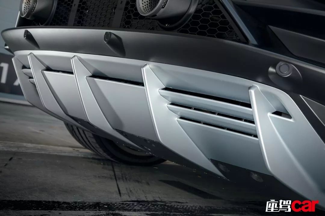 2020车展兰博基尼huracan小牛,兰博基尼小牛huracanevo过减速带