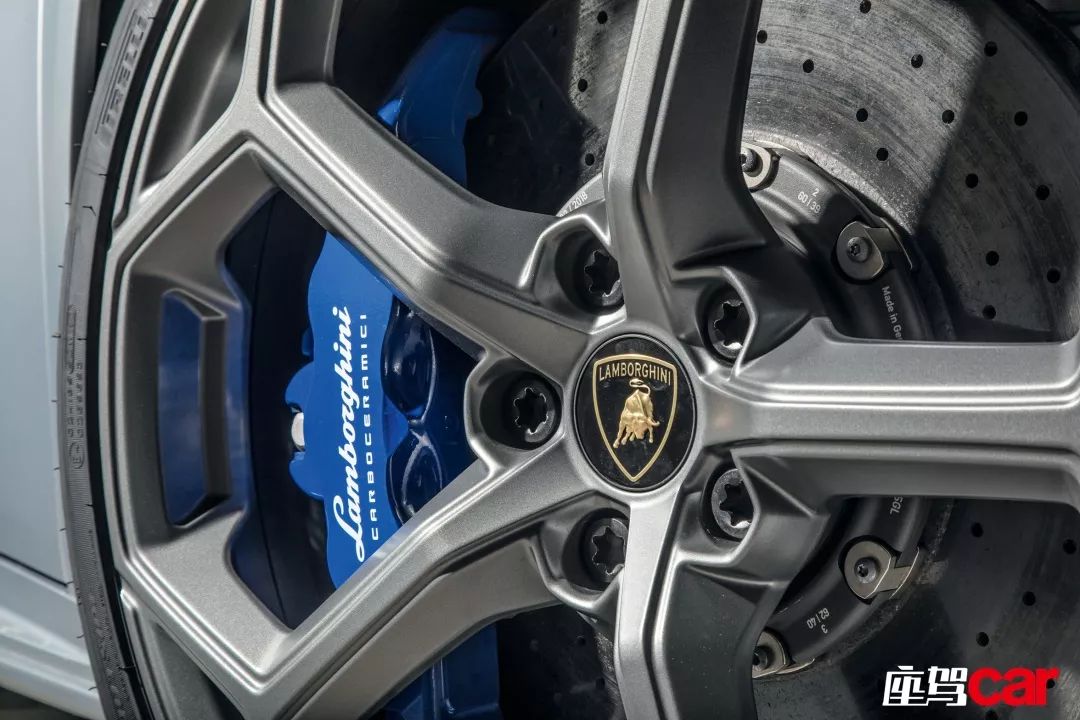 2020车展兰博基尼huracan小牛,兰博基尼小牛huracanevo过减速带