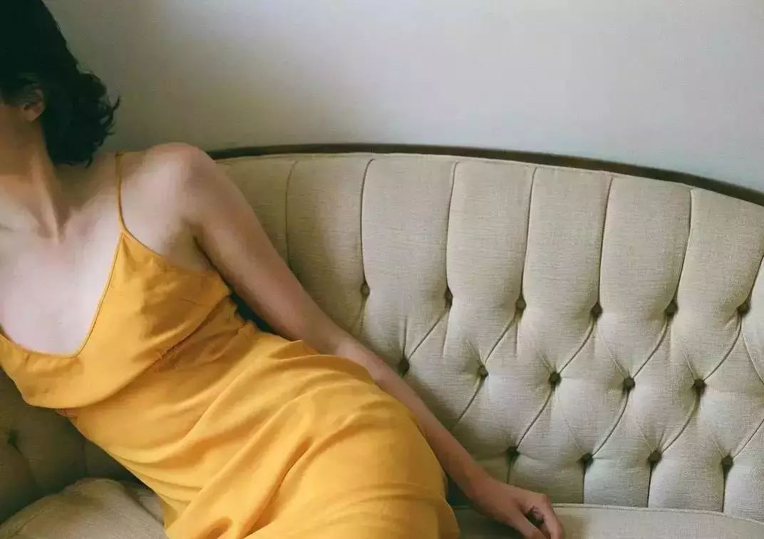 美到犯规的法式风情睡衣，丝滑修身，穿上肌肤像开了柔光一样美好。