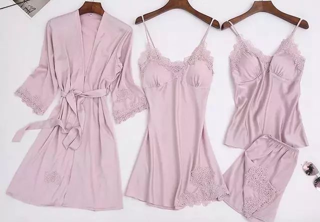 美到犯规的法式风情睡衣，丝滑修身，穿上肌肤像开了柔光一样美好。