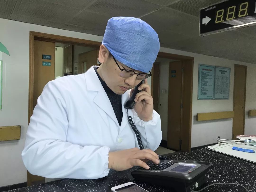 扁桃体肿瘤吞咽梗阻,喉咙肿块吞咽困难