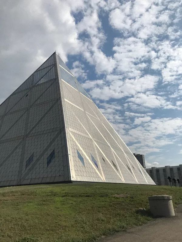 纳扎尔巴耶夫突然隐退的真相与隐忧——哈国行记审思录｜文化纵横