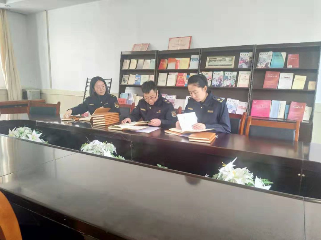 检查党员个人学习笔记情况,进行党员学习笔记检查