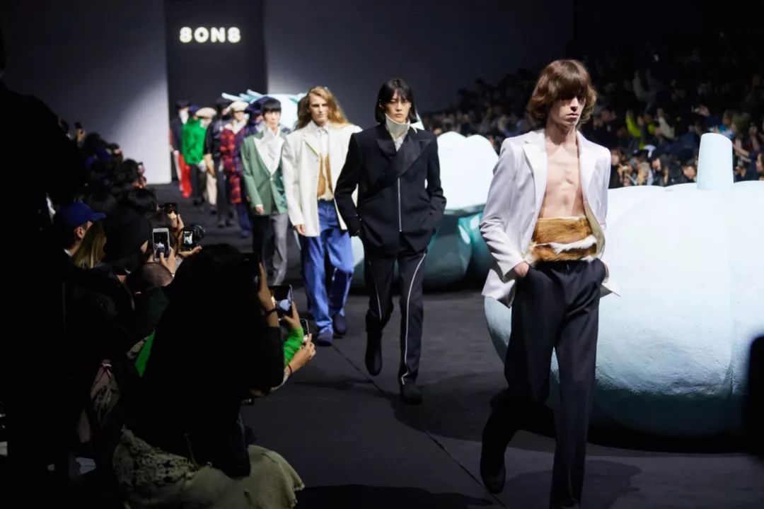 nikexfearofgod燕麦黄,nikexfearofgod卫衣刚出价格