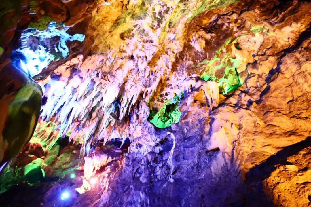 清明假期2023放假安排表,公司清明假期放假通知