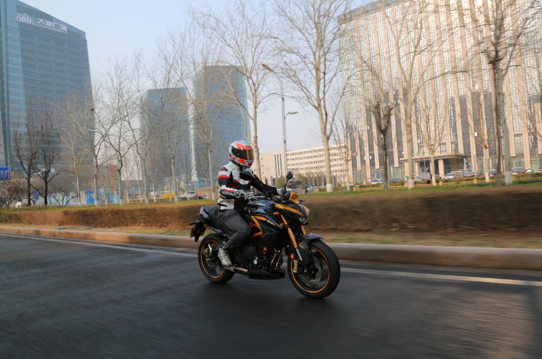 光阳krider400台湾车评,光阳krider400改装外观