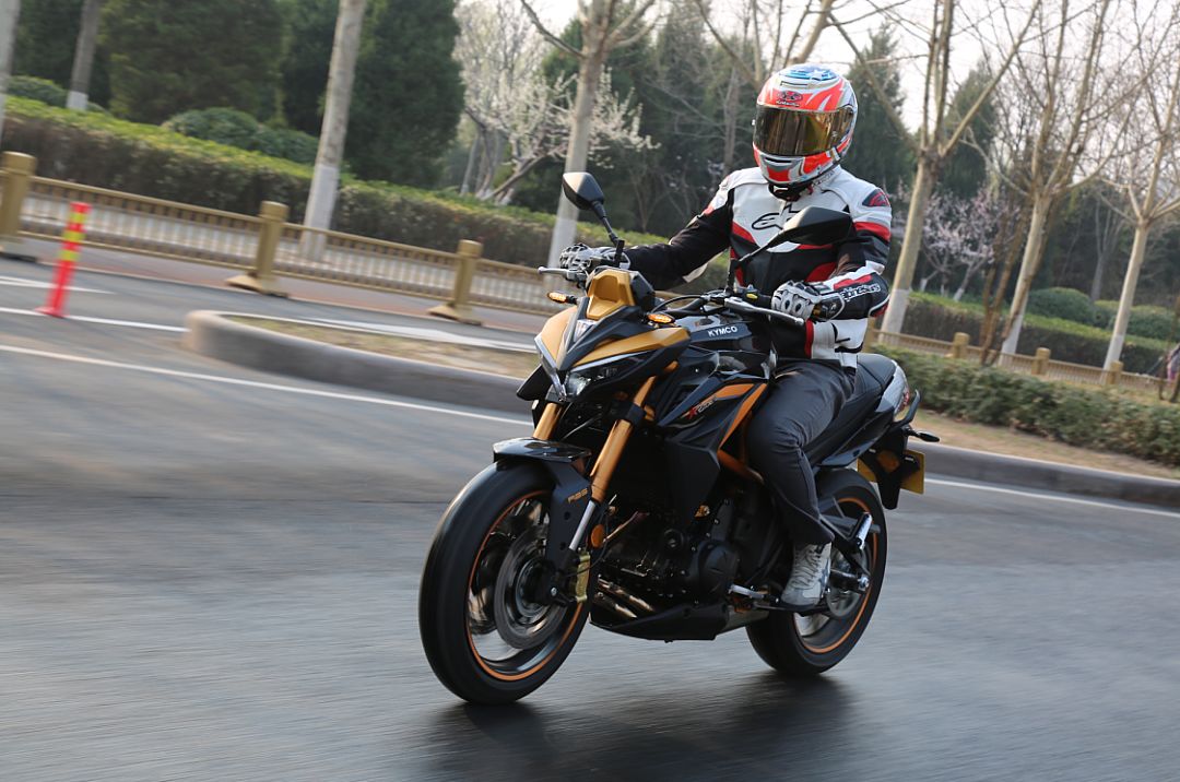 光阳krider400台湾车评,光阳krider400改装外观